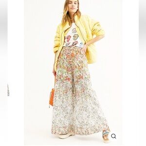 Free People Sugar Magnolia Ultra Wide Leg Floral Boho Highrise pants Size Large